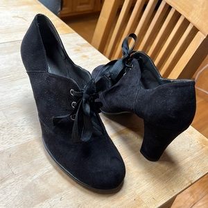 Aerosols New Suede Heels